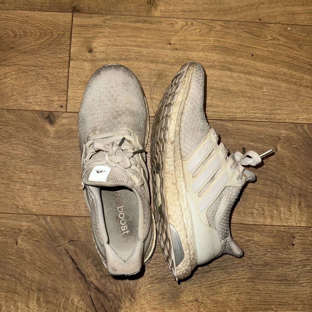 ADIDAS ULTRABOOSTS RUNNING SHOES